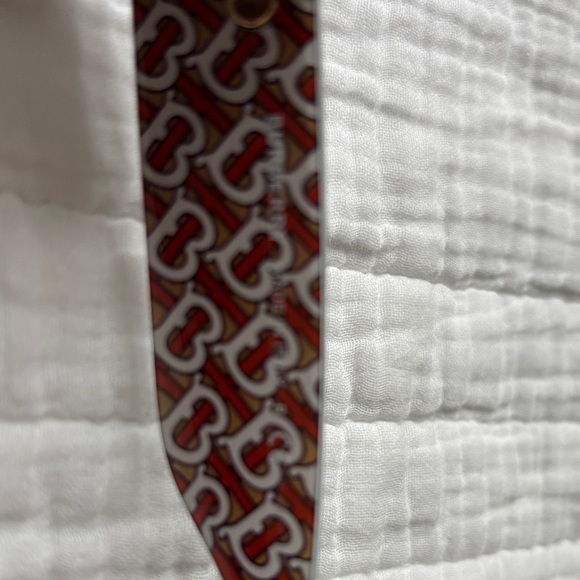 Burberry Black Oversized Sunglasses - Picture 4 of 4